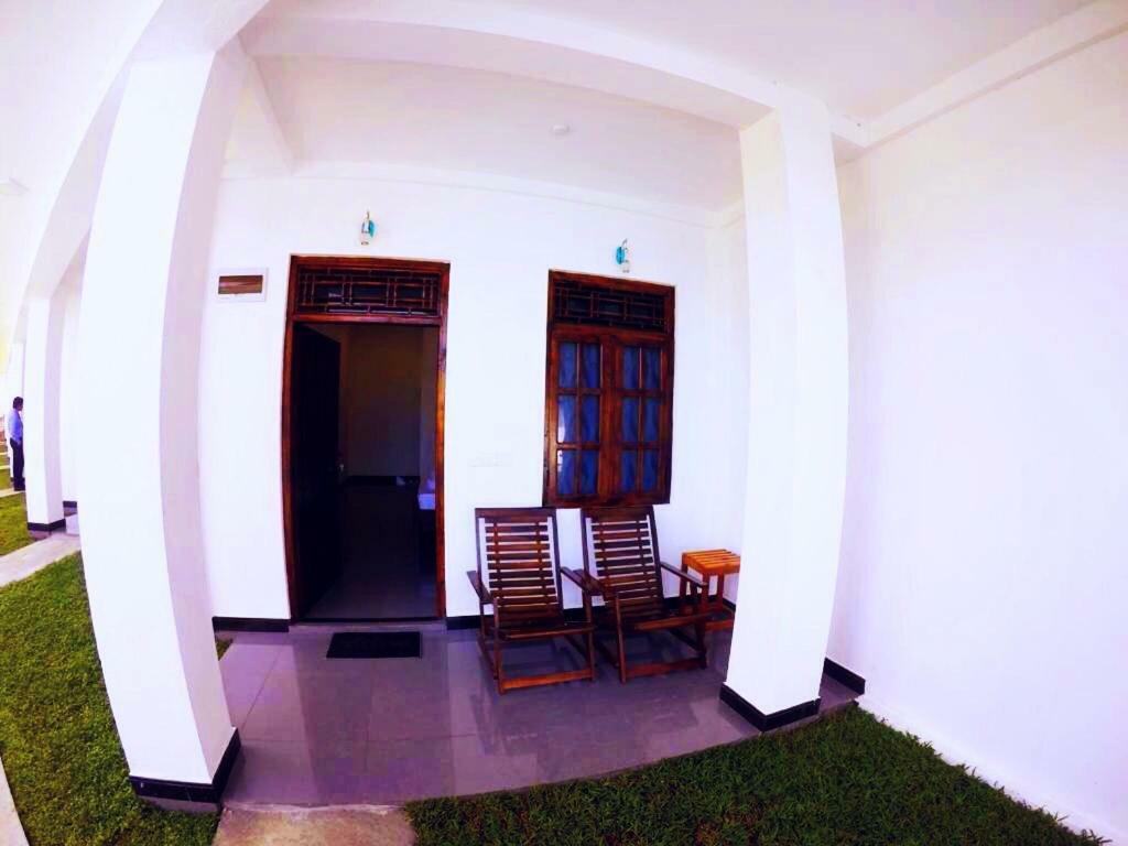 Guitar Bay Hotel Arugam Bay Buitenkant foto
