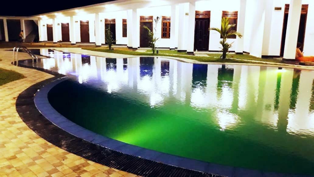 Guitar Bay Hotel Arugam Bay Buitenkant foto
